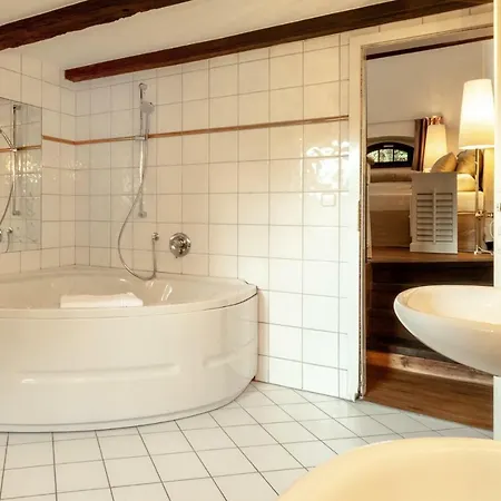 Jagdschloss Habichtswald מלון *