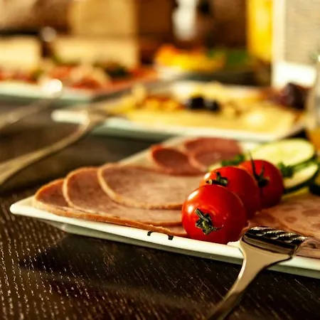 מלון Jagdschloss Habichtswald *