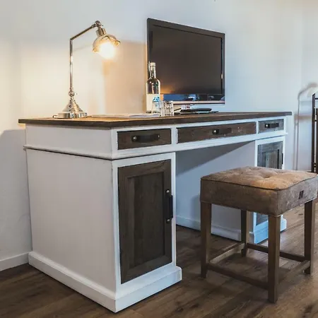 מלון Jagdschloss Habichtswald *