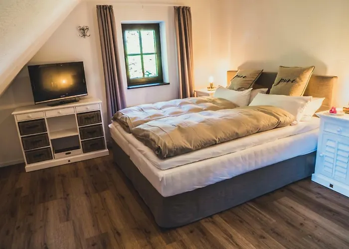 Jagdschloss Habichtswald * Tecklenburg