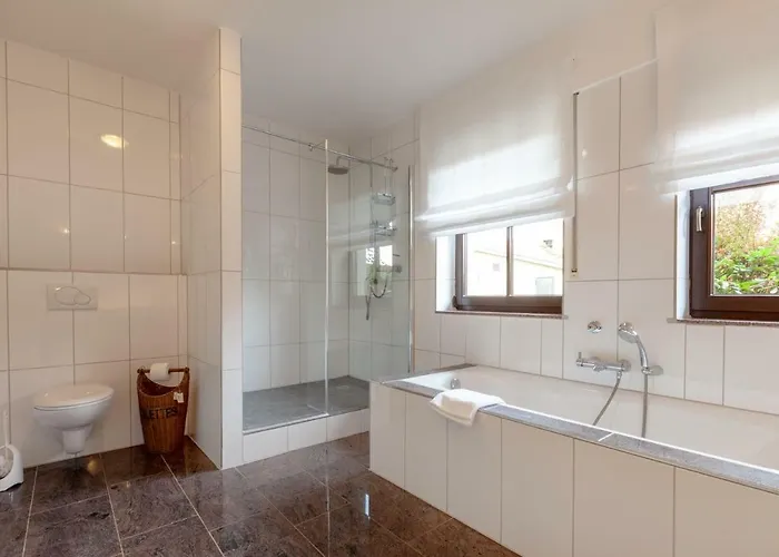 Jagdschloss Habichtswald Hotel *